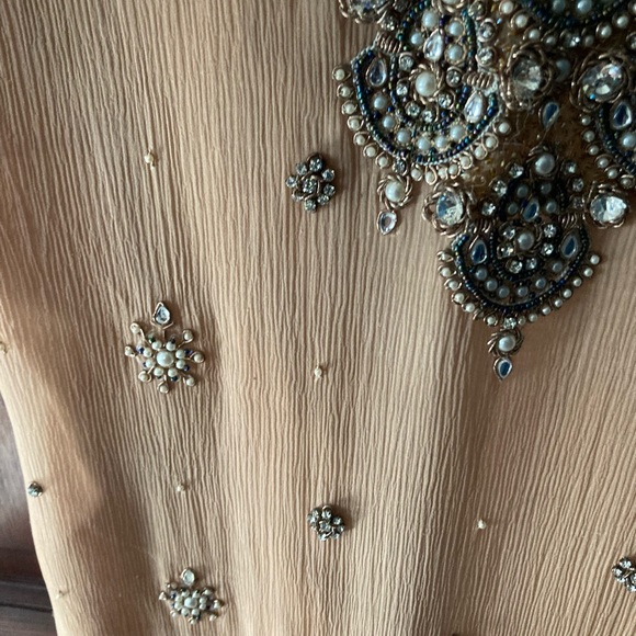 Pakistani designer chiffon kameez (shirt) embroidered with beads and pearlwork - Picture 8 of 14